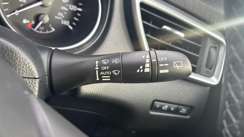 Nissan Qashqai 1.3 DiG-T Tekna 5dr Petrol Hatchback